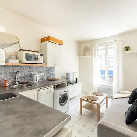 Apartment 1 Bedroom Ideally Located Only 1 Minute To The Metro In Montmartre Neighbourhood *
