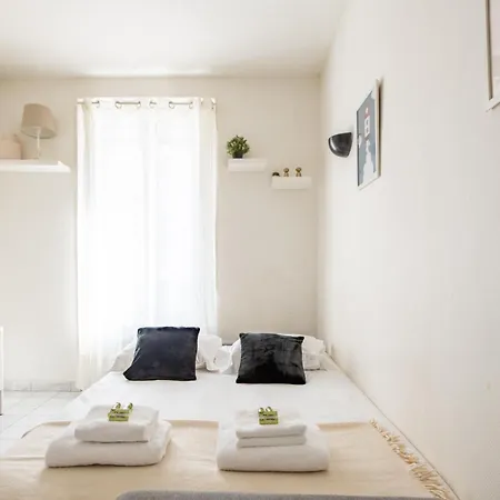 1 Bedroom Ideally Located Only 1 Minute To The Metro In Montmartre Neighbourhood Paris