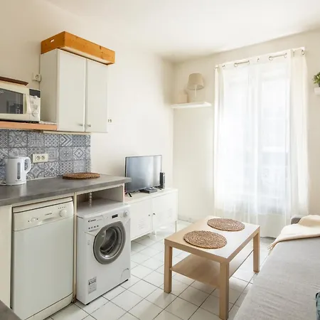 Apartment 1 Bedroom Ideally Located Only 1 Minute To The Metro In Montmartre Neighbourhood Paris