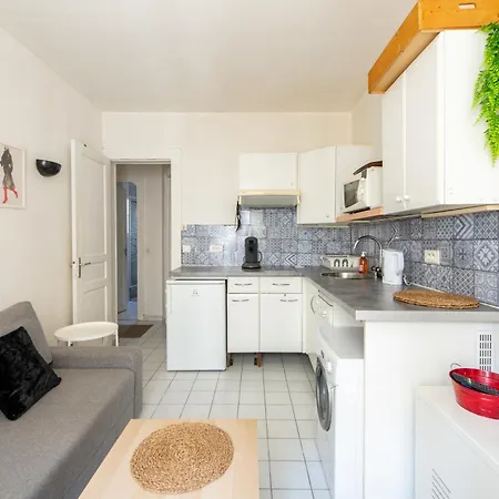 1 Bedroom Ideally Located Only 1 Minute To The Metro In Montmartre Neighbourhood Apartment Paris