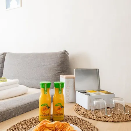 1 Bedroom Ideally Located Only 1 Minute To The Metro In Montmartre Neighbourhood *